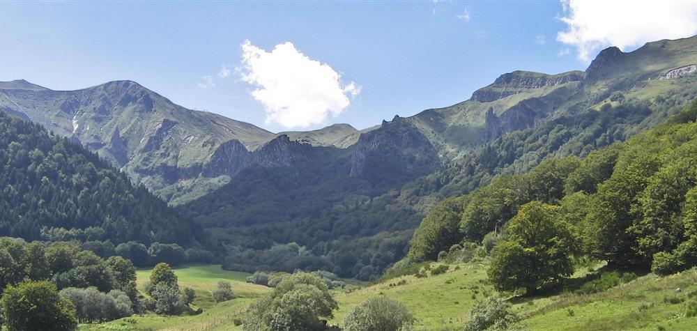 Super Besse : un panorama imprenable sur la Vallée de Chaudefour.