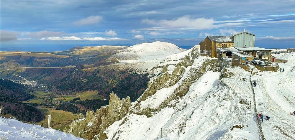 Téléphérique du Sancy : La gare d'arrivée se pare de blanc !