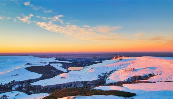 Puy de la Tâche : Coucher de Soleil Magique - Lac de Guéry & Plateau de l'Aiguiller