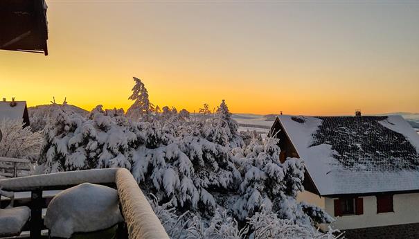Lever de Soleil Magique - Chalet Ma Cambuse Super Besse
